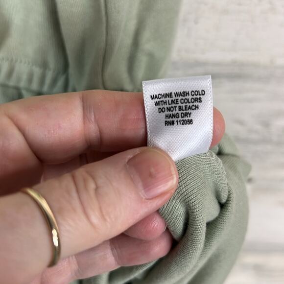 New Zenana Cotton Sleeveless V Neck Romper with Pockets Light Sage Green Size 1X - Picture 7 of 7